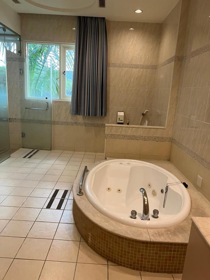 Lisa Motel Kaohsziung Kültér fotó